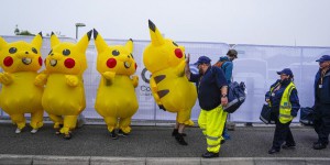 Pikachu, drones, sculptures : comment les militants ont interpellé les dirigeants du G7