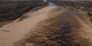 Manque d’eau : en Argentine, on marche dans le lit du fleuve Paraná