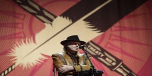 Neil Young dit non aux compagnies pétrolières