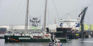 ​Greenpeace bloque un pétrolier russe à Rotterdam: 30 activistes arrêtés