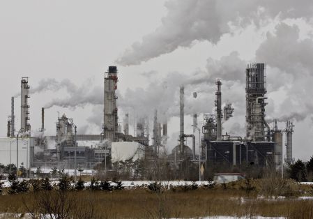 Déversement de pétrole signalé à la raffinerie Jean-Gaulin de Lévis