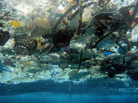 270 000 tonnes de plastique dans les océans