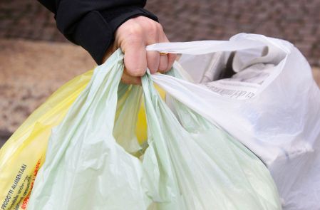 L’Union européenne veut 80 % moins de sacs de plastique d’ici 2025