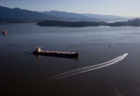 Déversement d’hydrocarbures à Vancouver: des traces sur les plages
