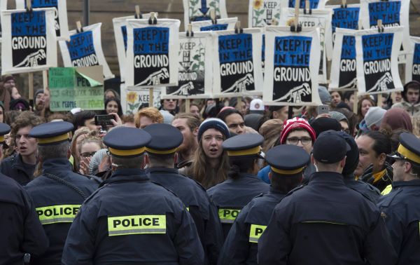 Ottawa: une centaine d'arrestations lors d'une manifestation contre Kinder Morgen