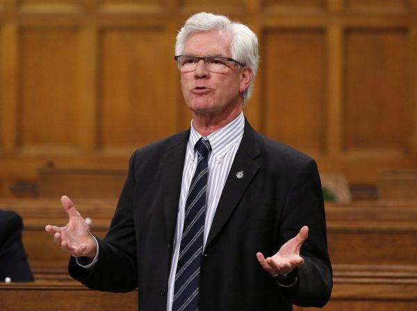 Énergie Est: Ottawa nomme trois nouveaux commissaires bilingues