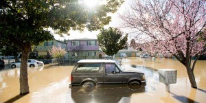 Des inondations forcent l'évacuation de milliers de Californiens