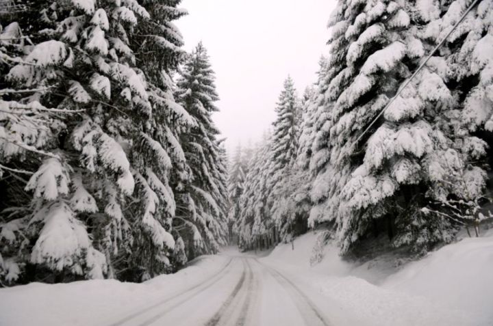 Neige : les routes fermées en Ariège à cause du risque d'avalanche