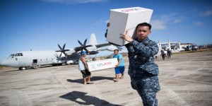 Typhon aux Philippines : avec les responsables de l'aide humanitaire