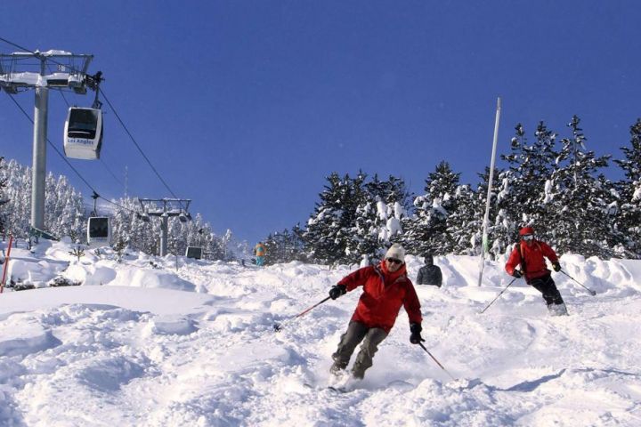 VIDEO. Les premières stations de ski ouvrent ce week-end 