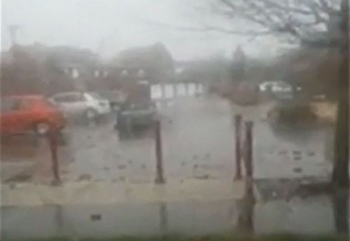 VIDEO. Mini-tornade dans le Nord : de gros dégâts et deux blessés