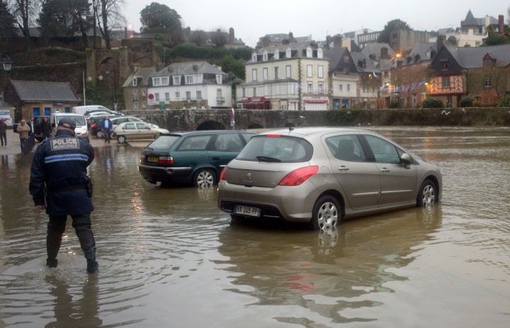 VIDEOS. Tempête : trois départements bretons sous la menace des inondations