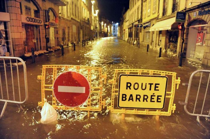 EN IMAGES. 60 cm d'eau dans les rues de Morlaix 