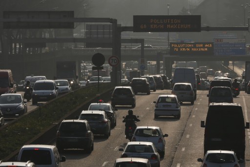 Pollution : malgré les transports gratuits, les voitures toujours aussi nombreuses