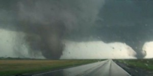 VIDEOS. Nebraska : 1 mort et 16 blessés après le passage de tornades jumelles