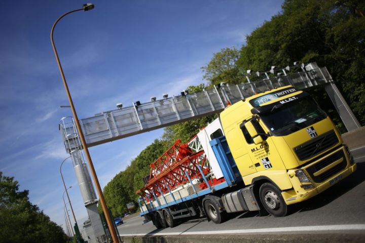 Péage camions: les routiers menacent de se mobiliser en septembre