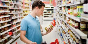 Gaspillage : les supermarchés bientôt contraints à donner leurs invendus ?
