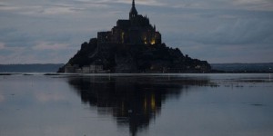 Le Mont-Saint-Michel redevient une île... le temps d'une marée 