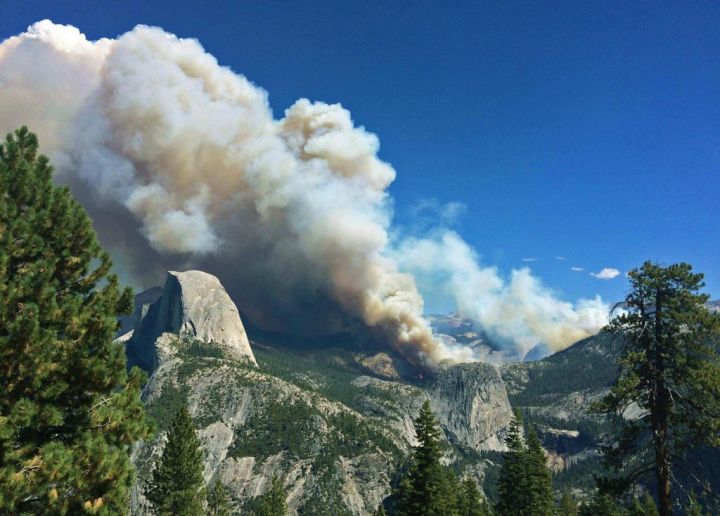 Feux de forêt en Californie : 1 000 personnes évacuées près du parc Yosemite