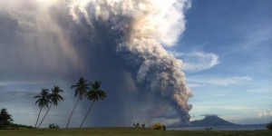 VIDEO. Un touriste filme l'éruption fracassante du Mont Tavurvur