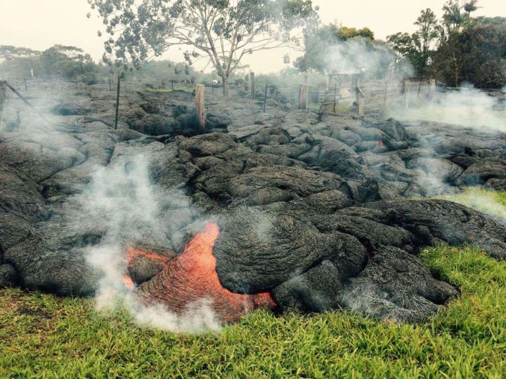 VIDEOS. Volcan en éruption à Hawaï : les coulées de lave menacent les habitations