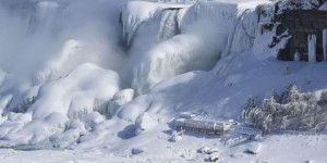 EN IMAGES. Les chutes du Niagara prises dans la glace