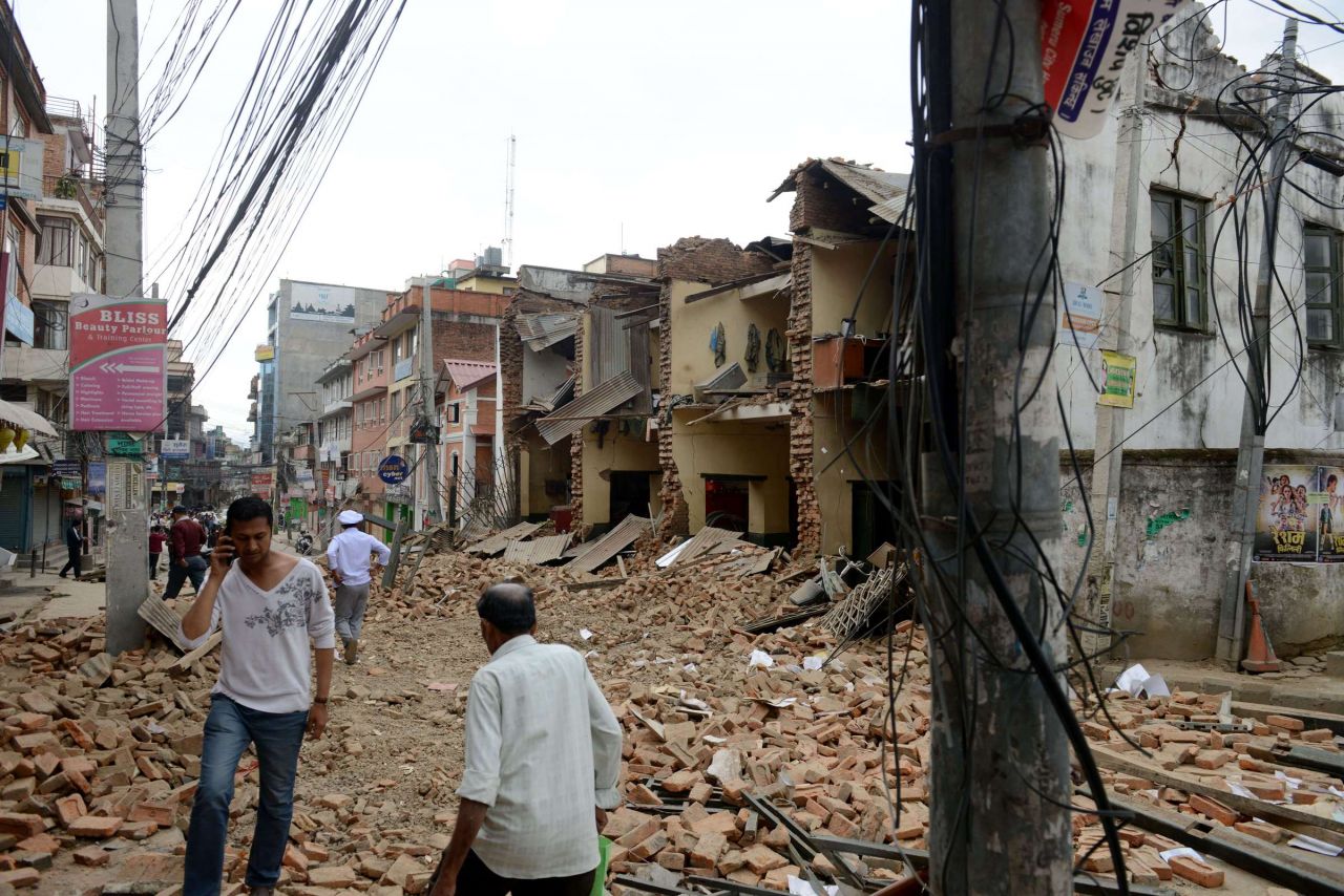 EN IMAGES. Népal : Katmandou détruite par un violent séisme
