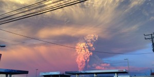 VIDEO. Chili : deuxième éruption du volcan Calbuco, 5 000 personnes évacuées