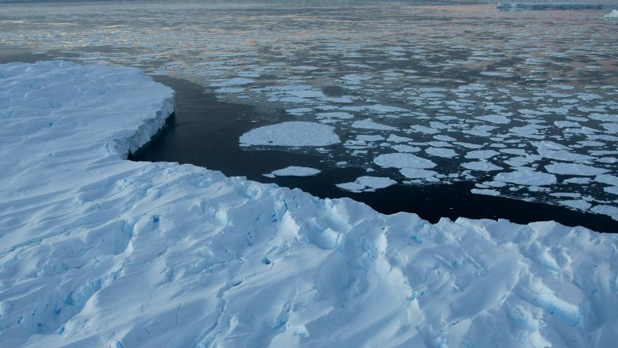 Un morceau de glace de l'Antarctique s'est encore disloqué