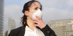 Pollution : porter un masque est-il vraiment efficace ? 