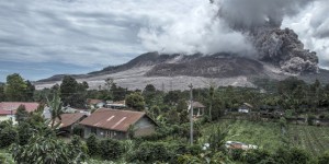Eruption du Sinabung en Indonésie : plus de 10 000 habitants déjà évacués