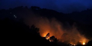EN IMAGES. En Californie, 500 pompiers luttent contre un incendie