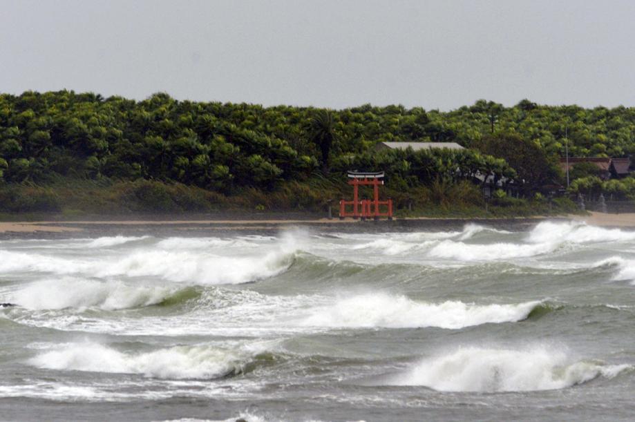 Japon : évacuations et transports perturbés à l'arrivée du typhon Goni
