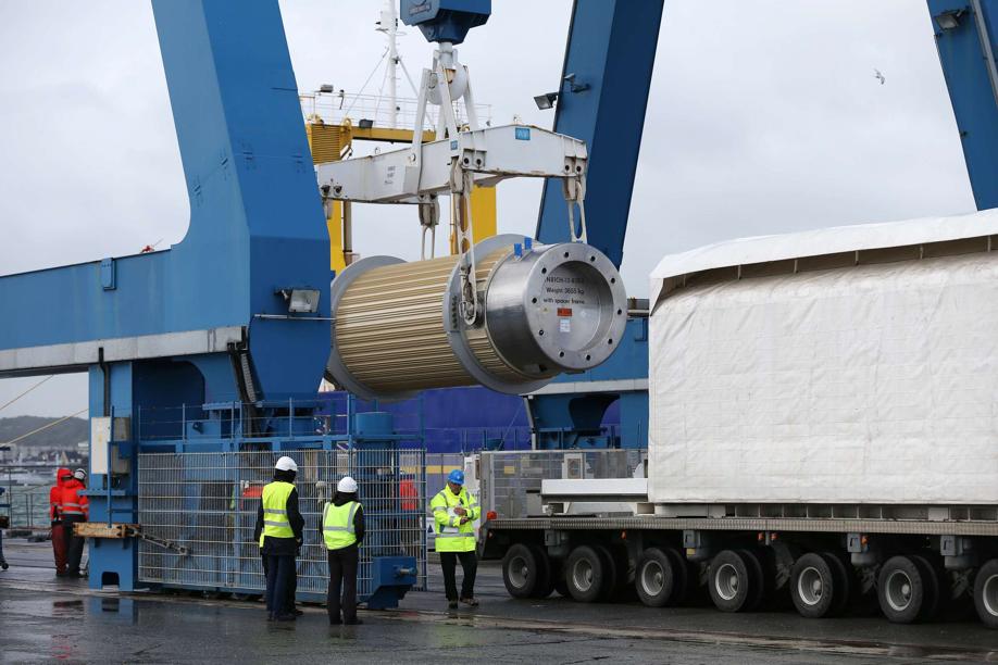 Cherbourg : 7 tonnes de déchets radioactifs traversent la France vers la Suisse 