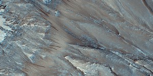 EN IMAGES. Mars : voilà à quoi ressemblent les écoulements d'eau salée