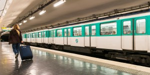 Paris : les employés du métro exposés à un «risque sanitaire»
