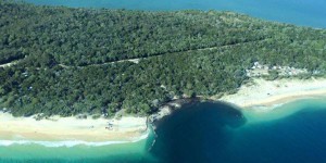 VIDEO. Un immense trou s'ouvre sous une plage australienne