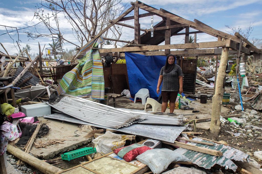 Philippines : le bilan du typhon Koppu s'aggrave à 54 morts