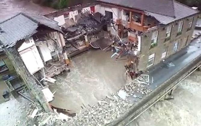 VIDEOS. Inondations en Angleterre : Cameron organise une réunion de crise
