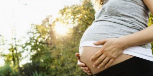 Grossesse et perturbateurs endocriniens : comment protéger son futur bébé de la pollution ?