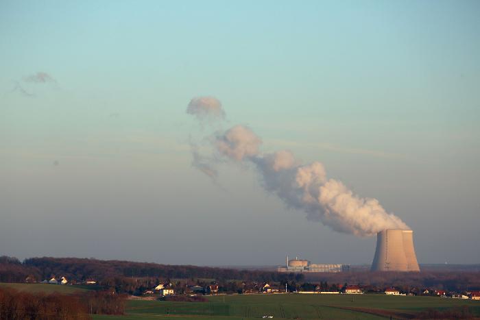 Centrales nucléaires : deux associations accusent l'Etat de négliger la sécurité