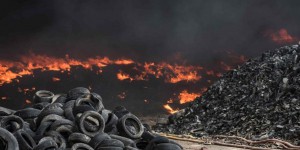  VIDEO. Espagne : une décharge géante de pneus en feu dégage un nuage toxique