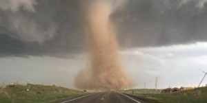 VIDEO. Etats-Unis : impressionnante tornade au Colorado
