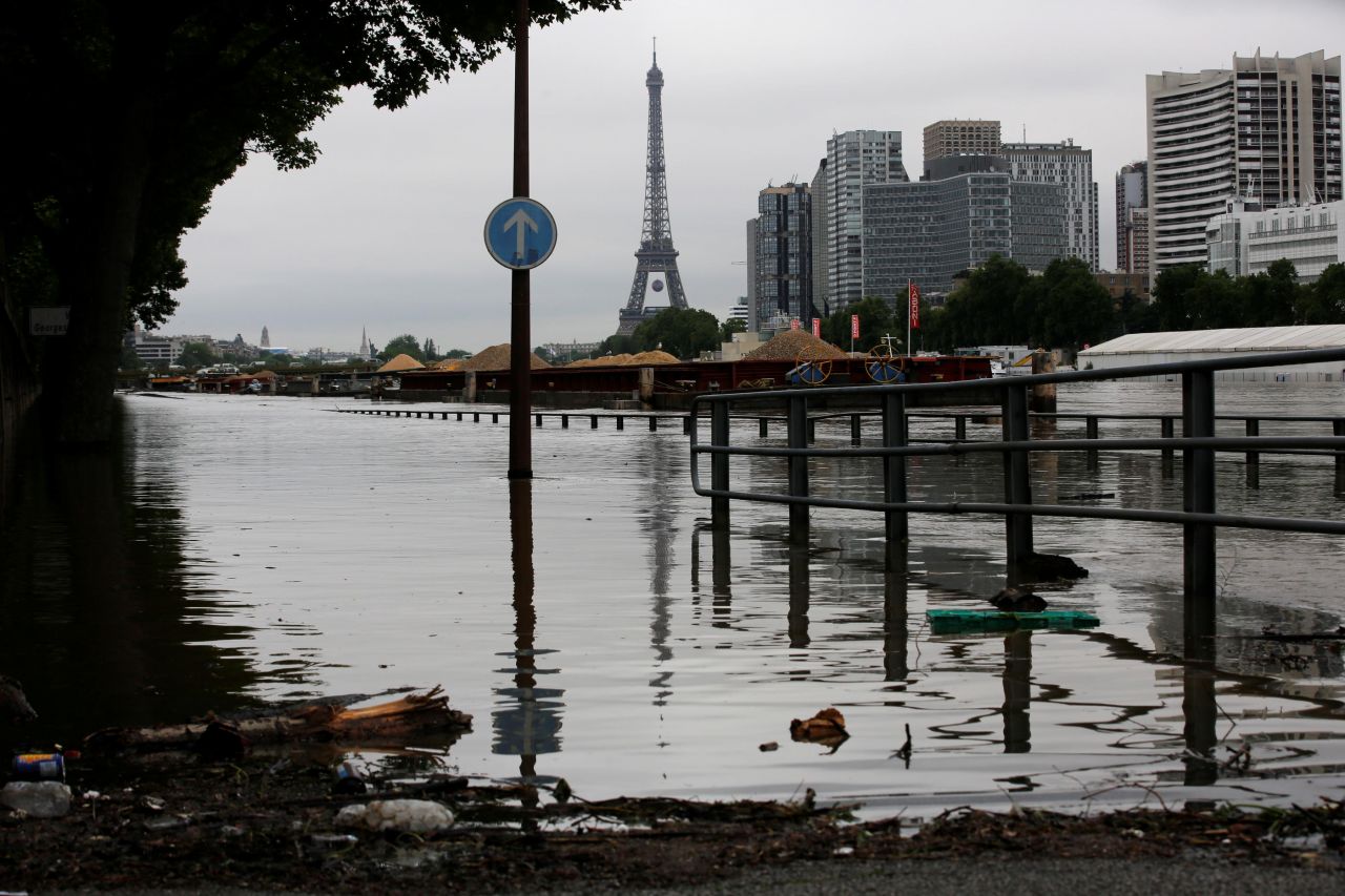 Crue de la Seine et inondations : le point sur les perturbations ce dimanche soir