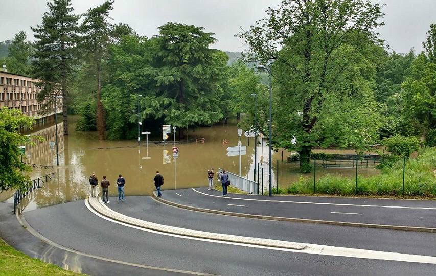 Essonne : de fortes inondations paralysent la fac d’Orsay