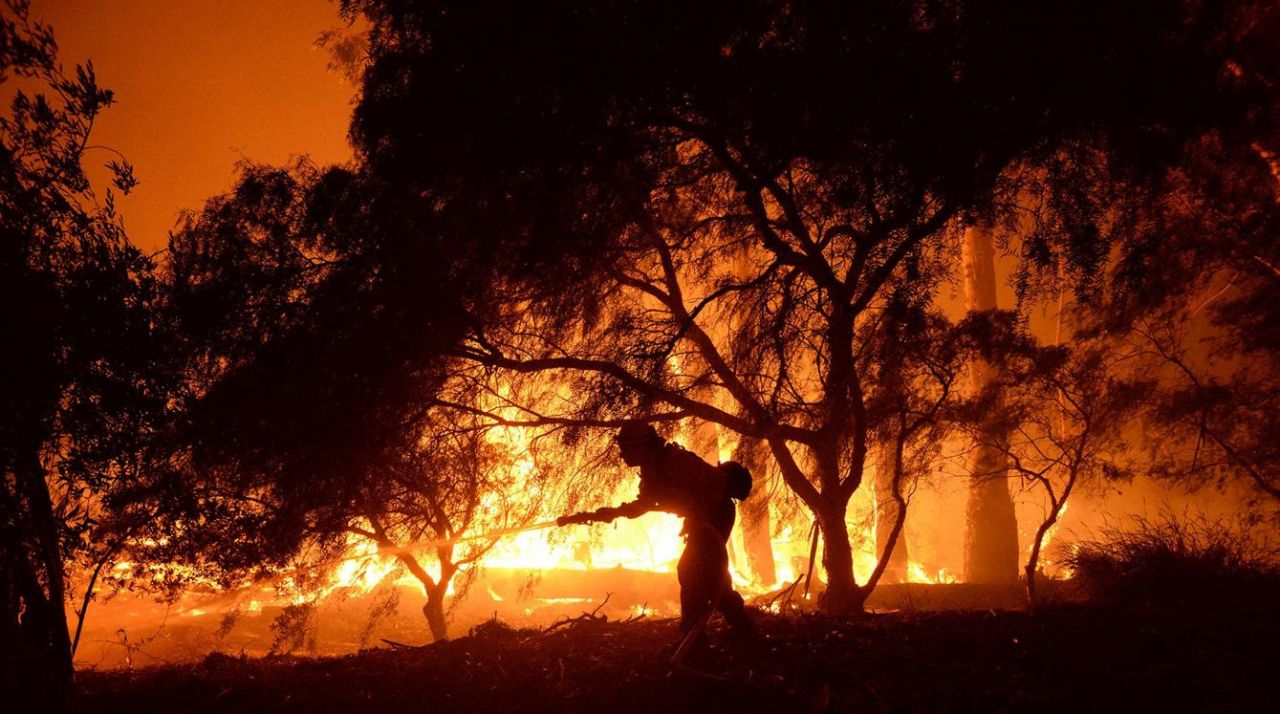 EN IMAGES. Etats-Unis : la saison des feux démarre fort dans le Sud et l'Ouest