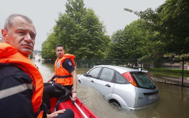 VIDEOS. Inondations : vers une facture d'au moins un milliard d'euros