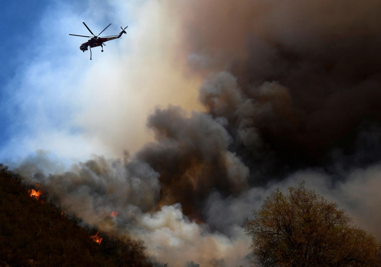 Californie : l'incendie de Sand, une «bête» qui dévore tout !