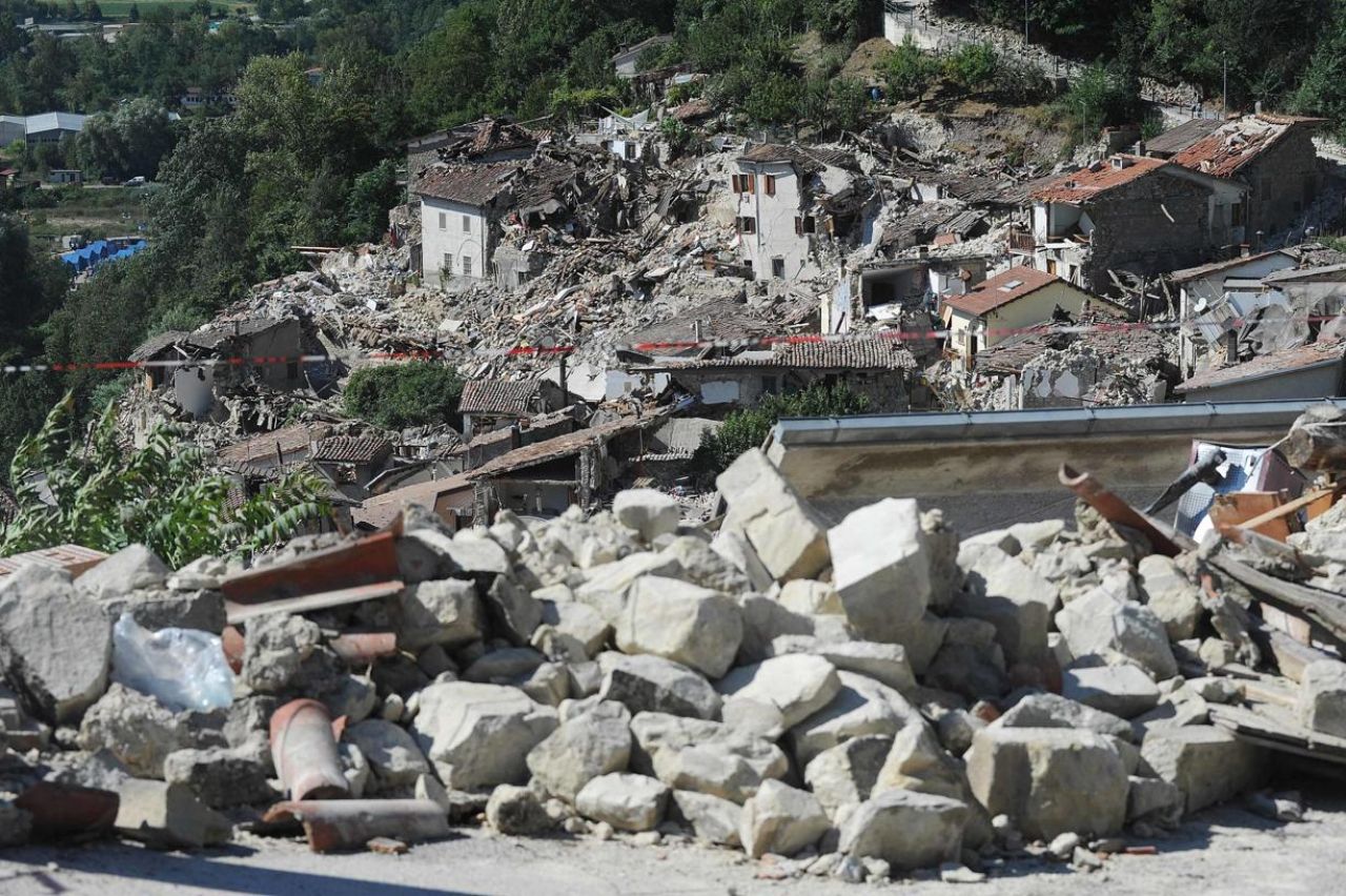 VIDEOS. Séisme en Italie : 267 morts, dont huit étrangers, et de nouvelles secousses