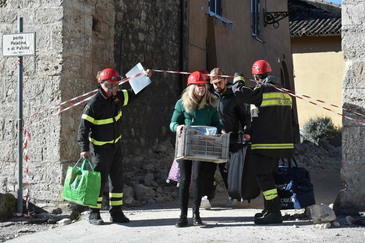 VIDEOS. Séisme en Italie : des milliers de personnes désormais sans toit